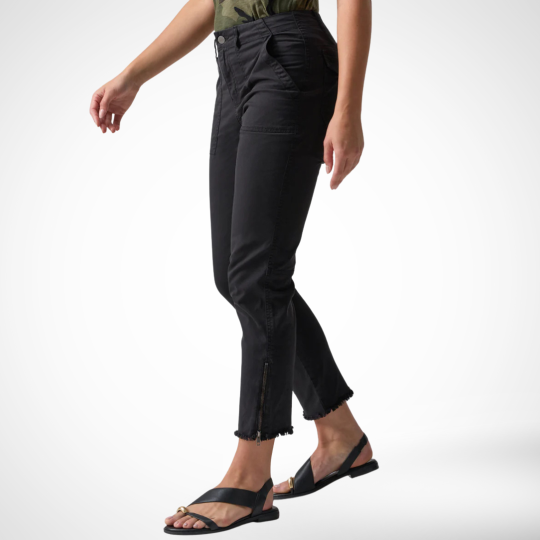 Jaboli Boutique - Fergus Ontario - Sanctuary Peace Maker Pant Cropped Color: Black Medium-weight straight-leg pants Standard rise with frayed hem 2 front and 2 back pockets Button front and zip fly closure Fitted silhouette Zipper detail at hem