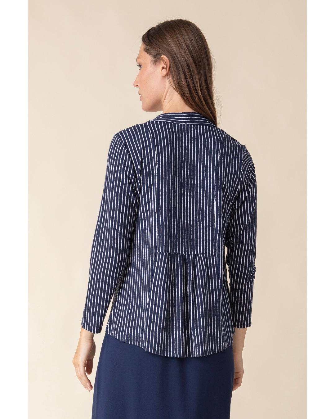 Jaboli Boutique-Fergus Ontario-Habitat Striped Jacket-Navy

Open Front

Colours - Navy/White Stripe, Black/White Stripe,

Shirred Back at Waist

Pockets

3/4 Sleeves