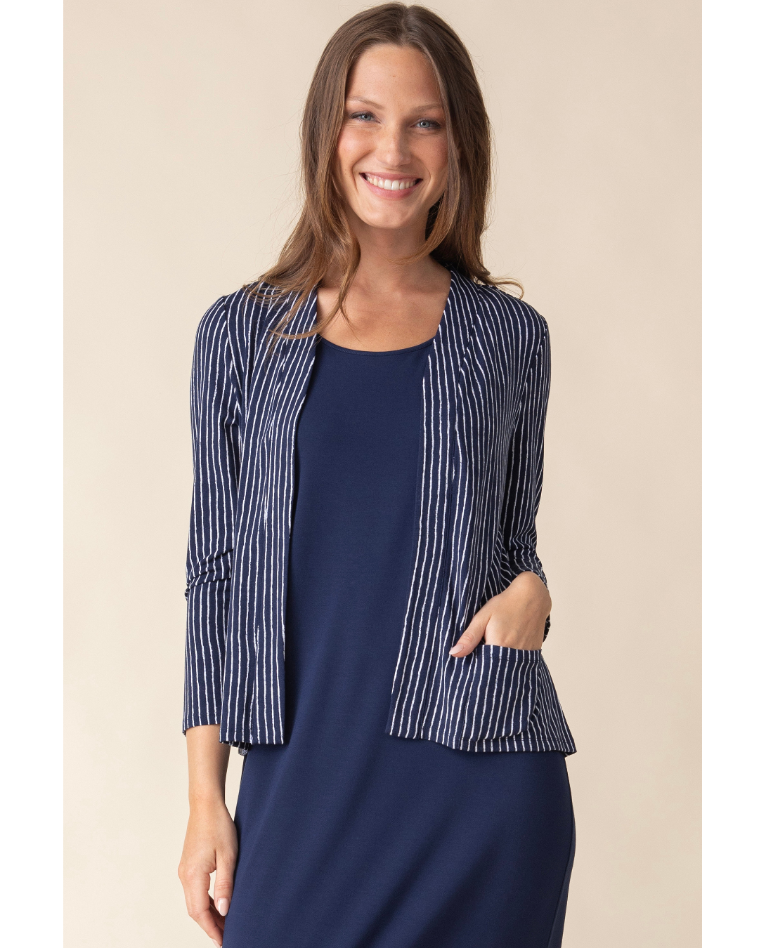 Jaboli Boutique-Fergus Ontario-Habitat Striped Jacket-Navy

Open Front

Colours - Navy/White Stripe, Black/White Stripe,

Shirred Back at Waist

Pockets

3/4 Sleeves